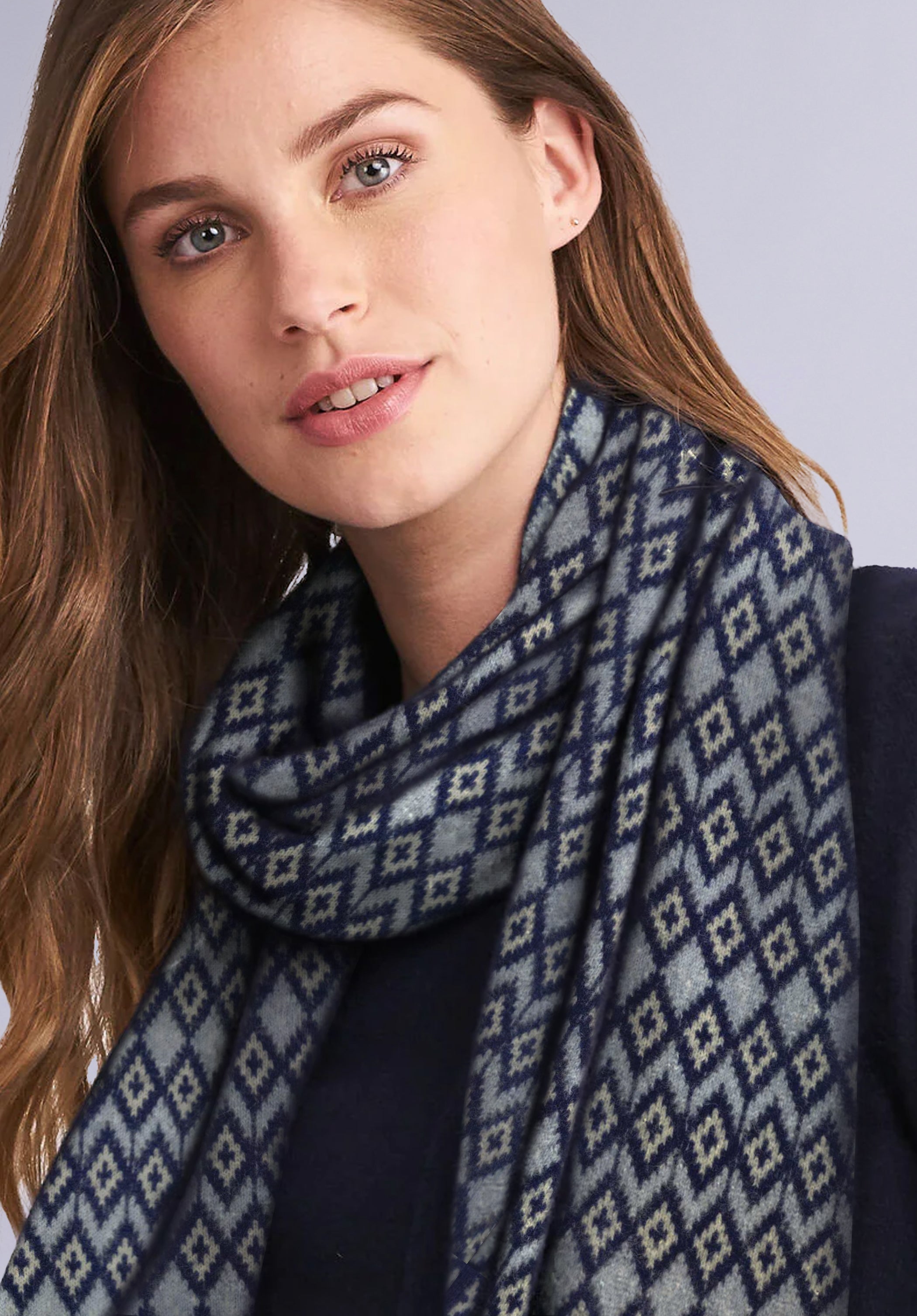 ROYALÉ KNITTED MERINO MUFFLER